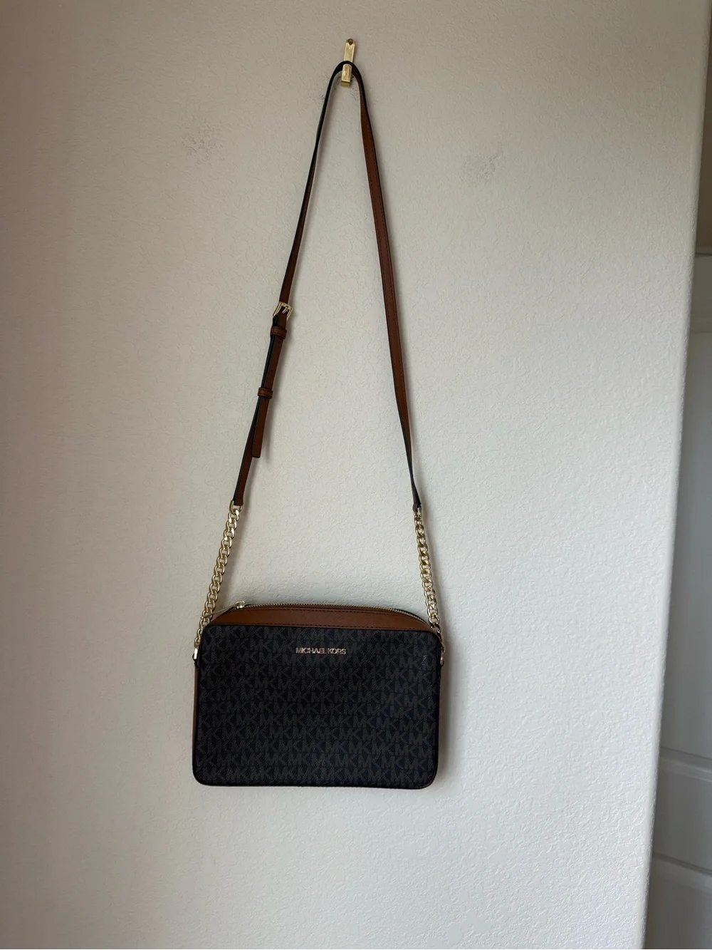 Michael Kors Jet Set Large Printed Logo Crossbody Bag